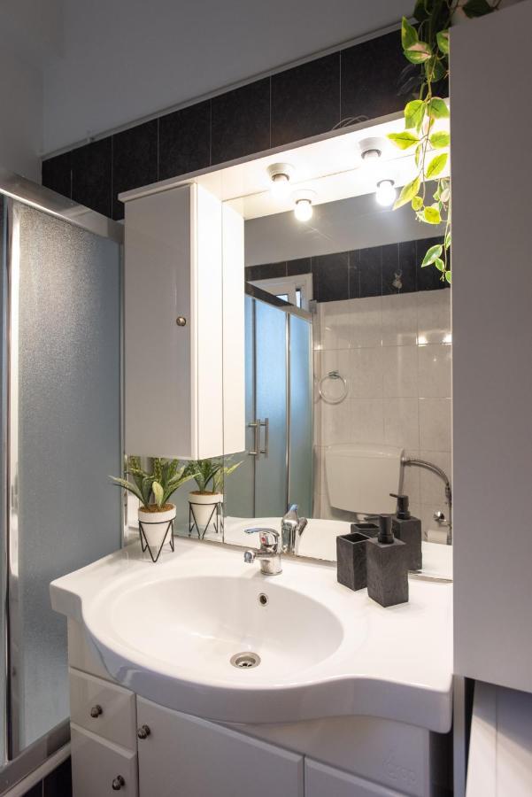 Blue Ark Wanderlust Apartment Athens Luaran gambar